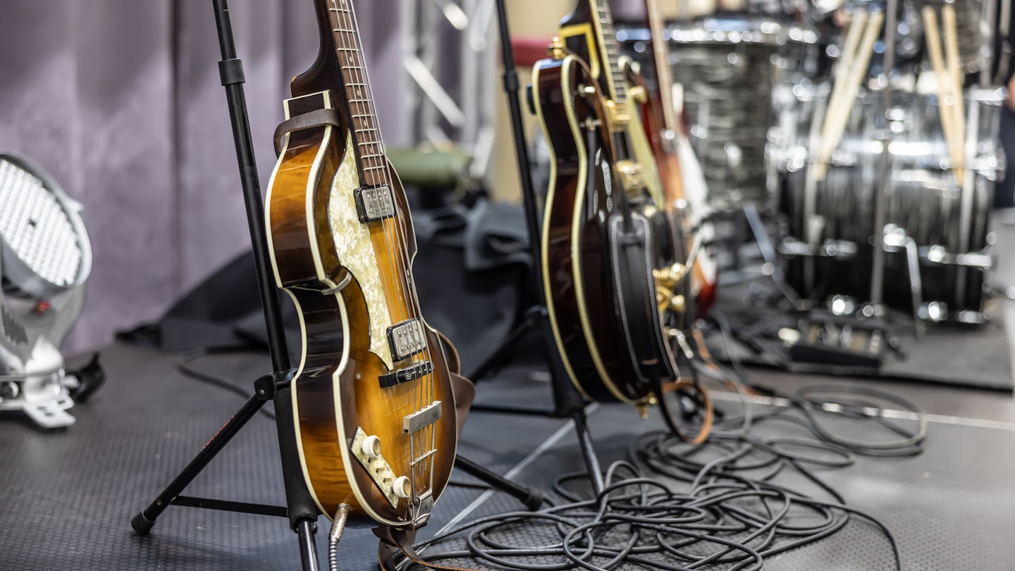 Best bass guitar - Hofner on stage