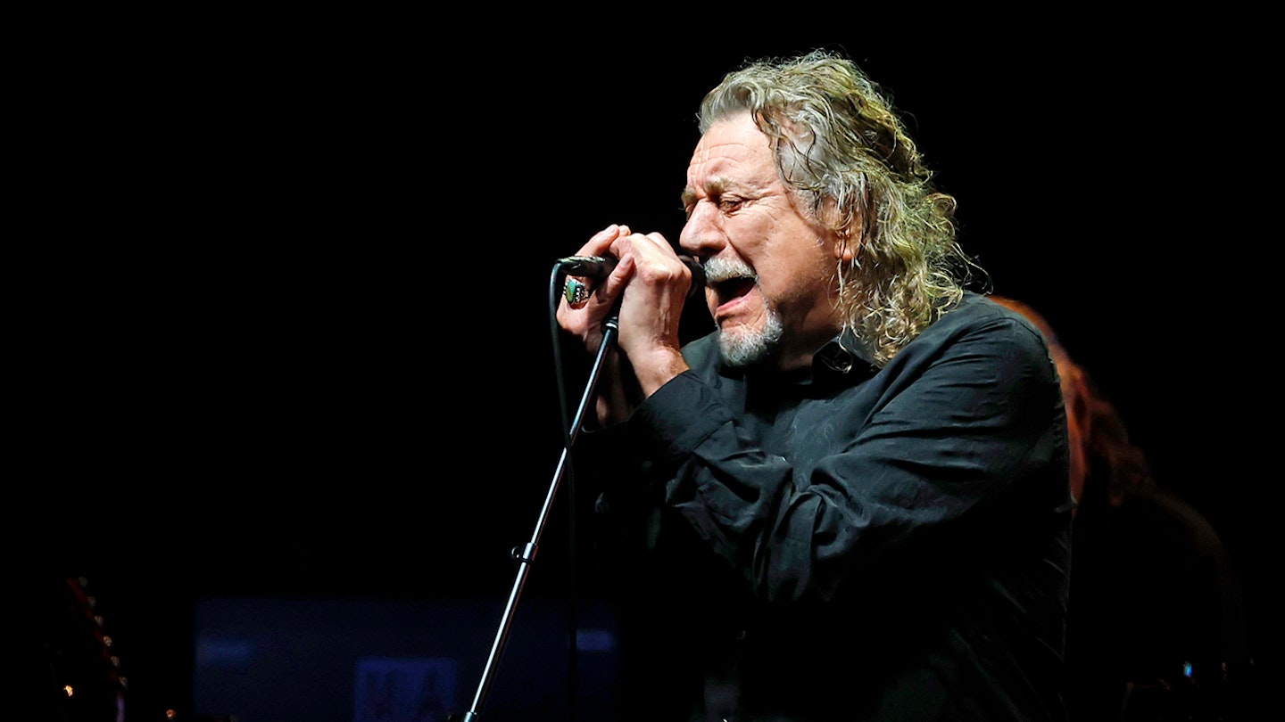 Robert Plant And Saving Grace Live Reviewed: Zeppelin frontman enchants